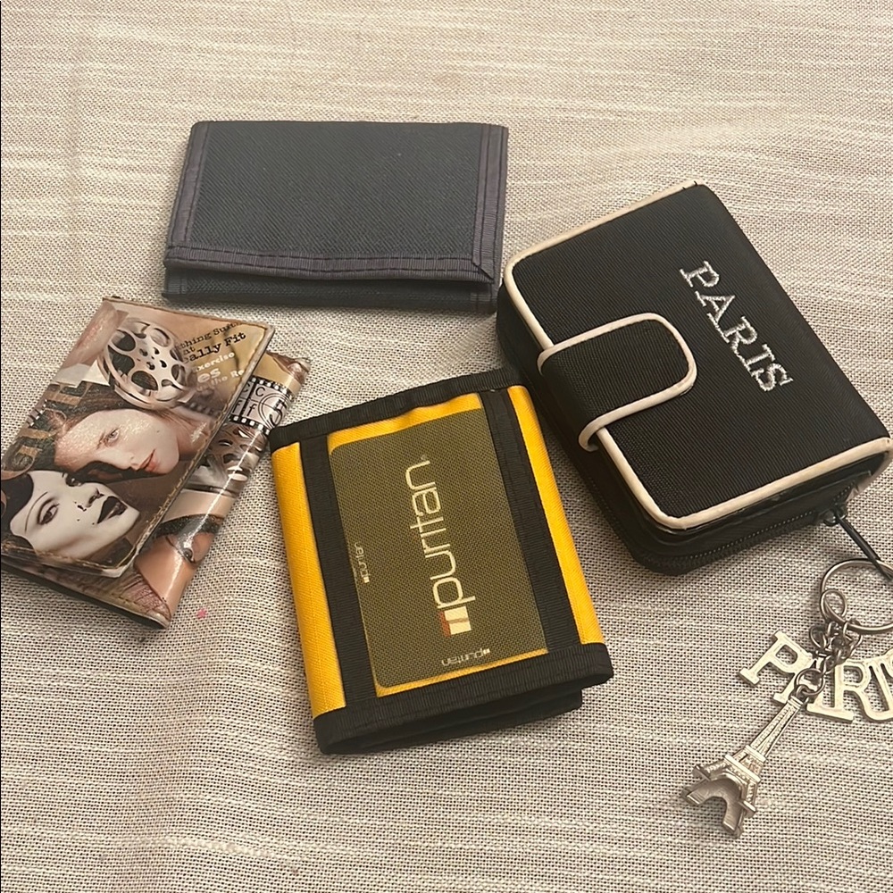 Bundle of wallets